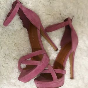 Mauve Suede Heels 👄